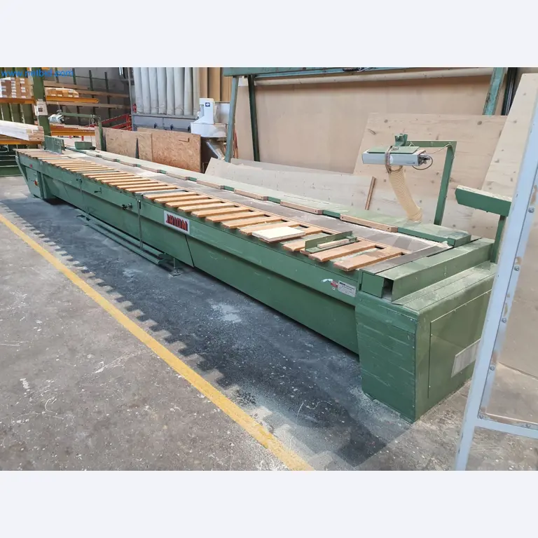 Holzbearbeitende- und metallbearbeitende Maschinen und Warenlager eines Fertighausherstellers -4