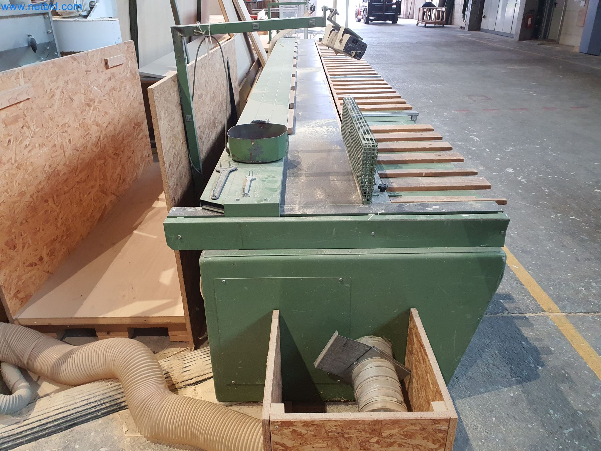 Maszyny do obróbki drewna i metalu oraz magazyn producenta domów prefabrykowanych-6