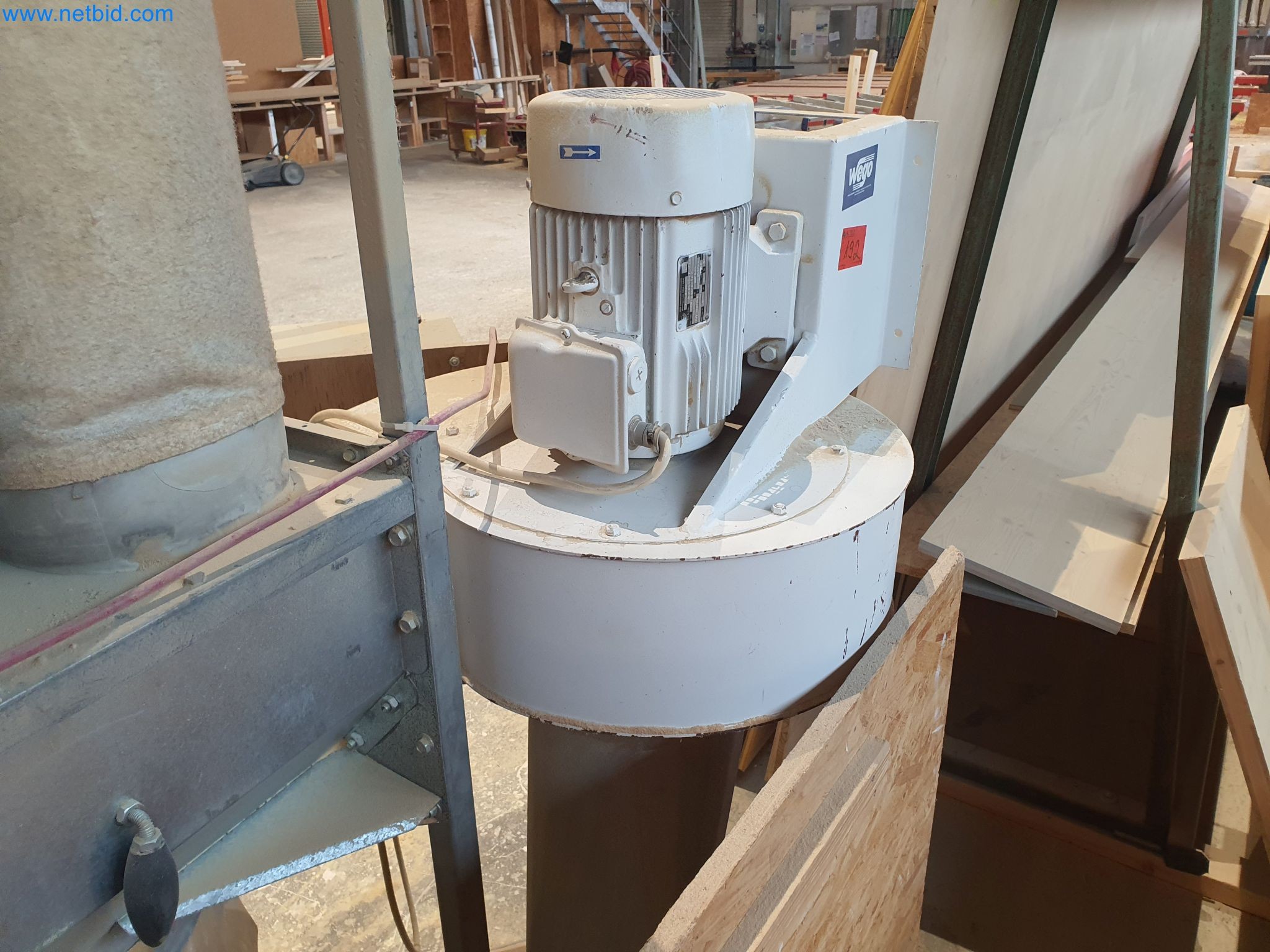 Maszyny do obróbki drewna i metalu oraz magazyn producenta domów prefabrykowanych-7