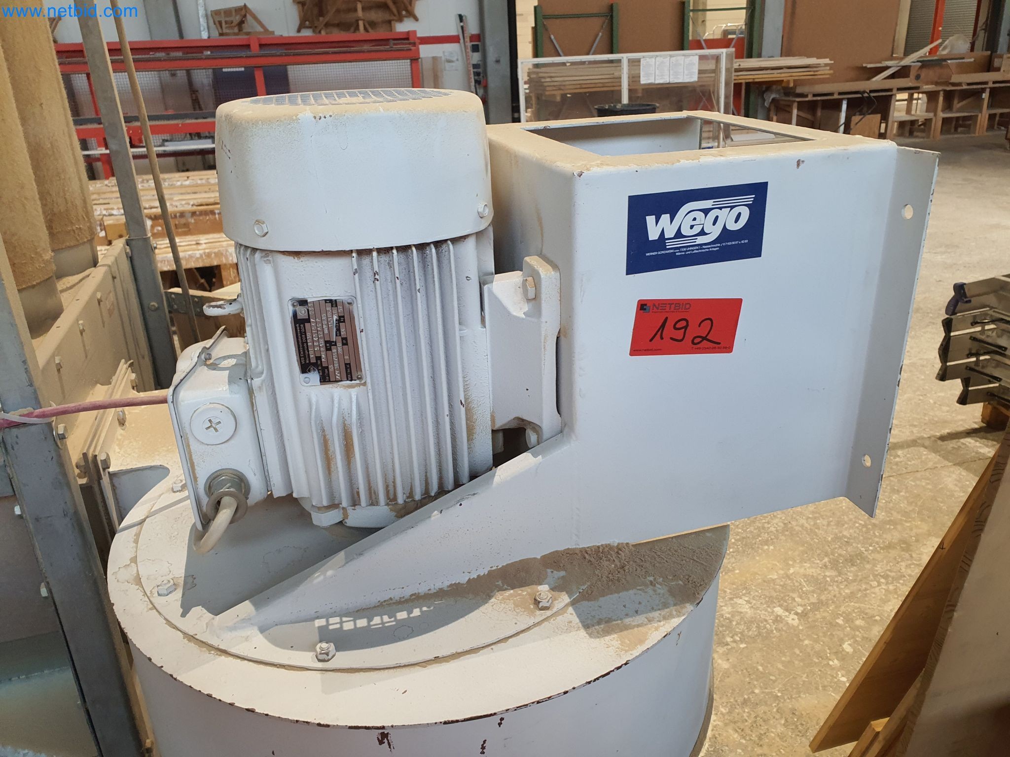 Maszyny do obróbki drewna i metalu oraz magazyn producenta domów prefabrykowanych-8