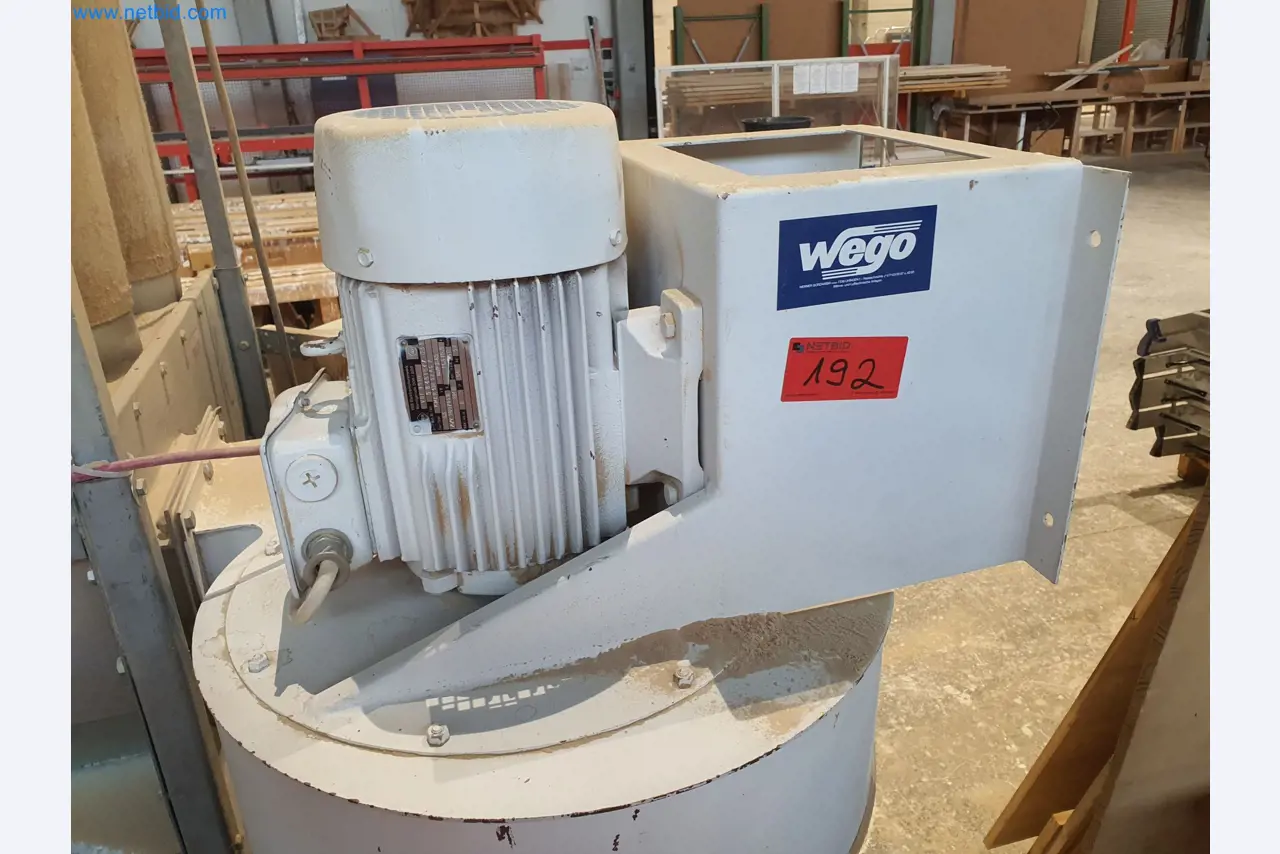 Holzbearbeitende- und metallbearbeitende Maschinen und Warenlager eines Fertighausherstellers -8