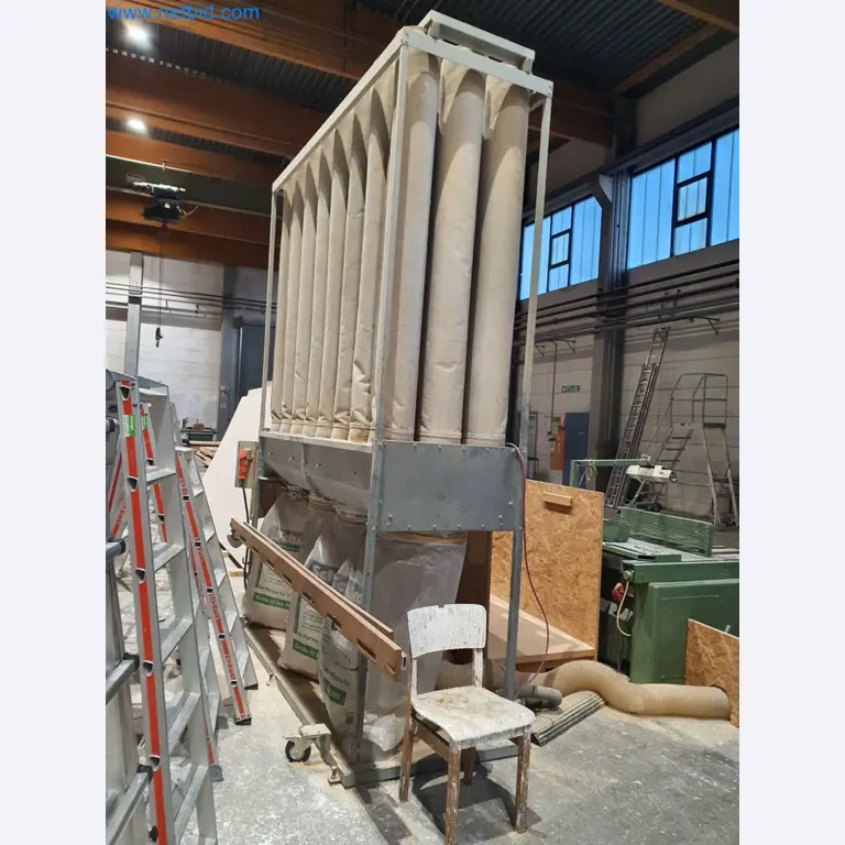 Holzbearbeitende- und metallbearbeitende Maschinen und Warenlager eines Fertighausherstellers -9