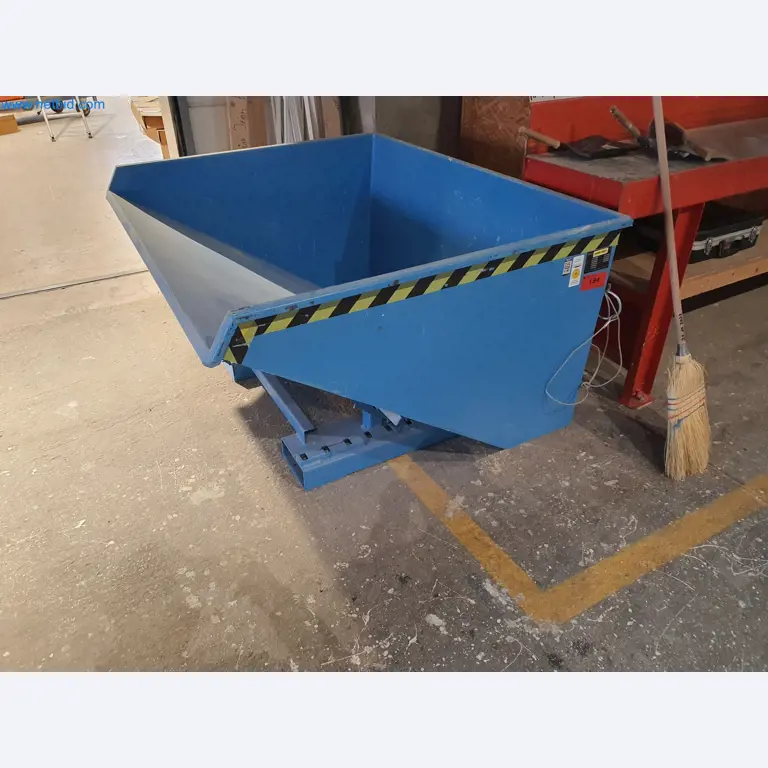 Holzbearbeitende- und metallbearbeitende Maschinen und Warenlager eines Fertighausherstellers -1