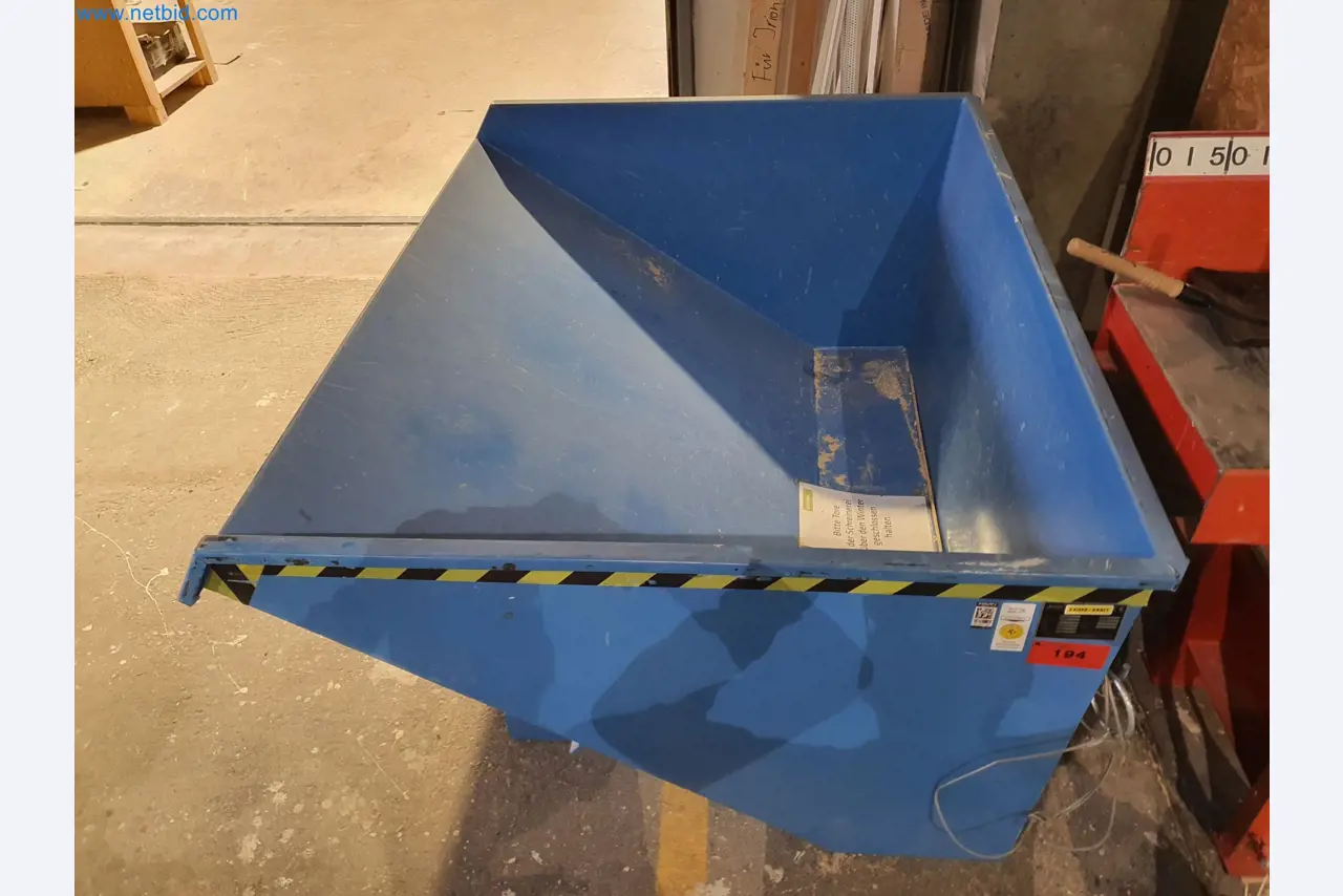 Holzbearbeitende- und metallbearbeitende Maschinen und Warenlager eines Fertighausherstellers -3