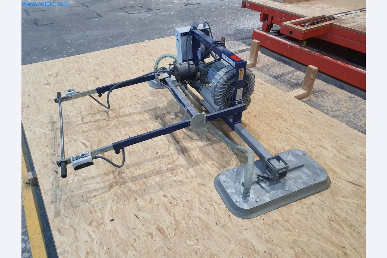 Maszyny do obróbki drewna i metalu oraz magazyn producenta domów prefabrykowanych-1