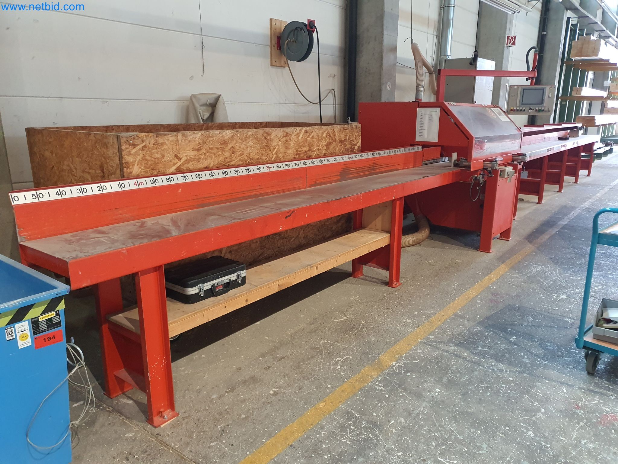 Maszyny do obróbki drewna i metalu oraz magazyn producenta domów prefabrykowanych-1