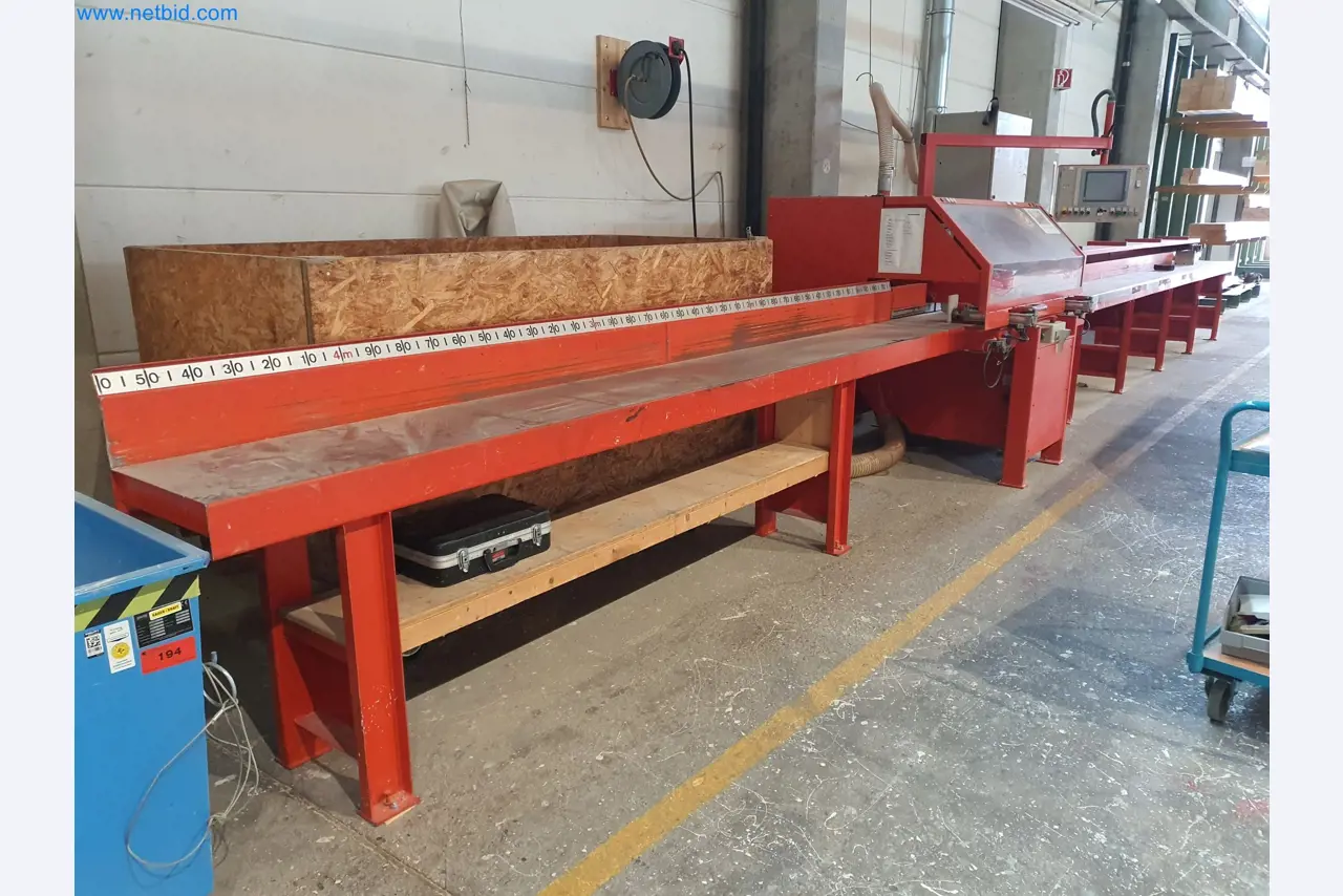 Holzbearbeitende- und metallbearbeitende Maschinen und Warenlager eines Fertighausherstellers -1