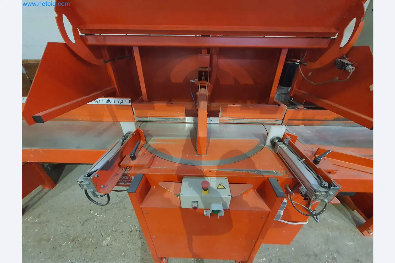 Holzbearbeitende- und metallbearbeitende Maschinen und Warenlager eines Fertighausherstellers -3