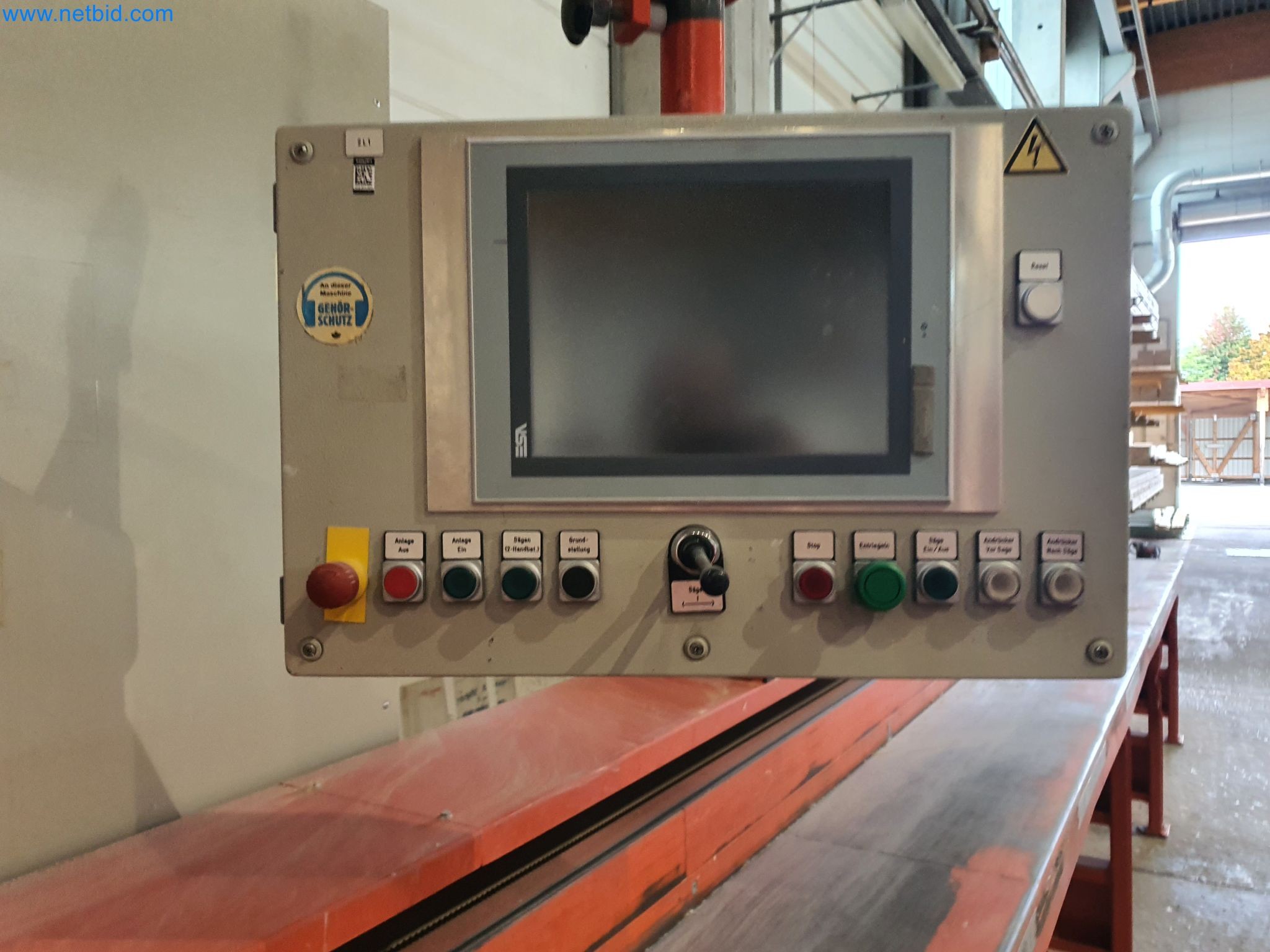 Maszyny do obróbki drewna i metalu oraz magazyn producenta domów prefabrykowanych-4