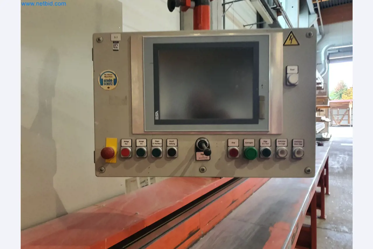 Holzbearbeitende- und metallbearbeitende Maschinen und Warenlager eines Fertighausherstellers -4