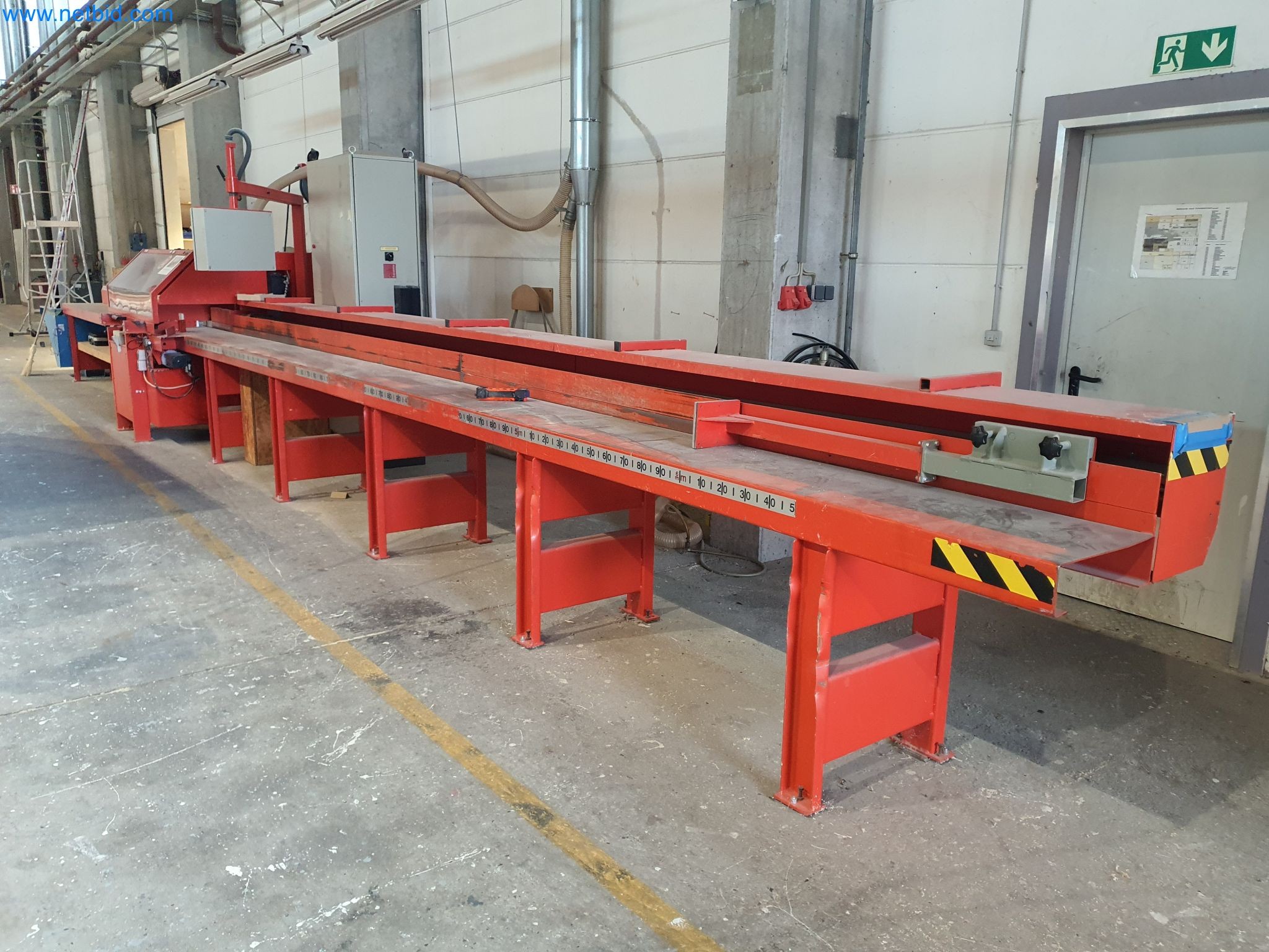 Maszyny do obróbki drewna i metalu oraz magazyn producenta domów prefabrykowanych-5