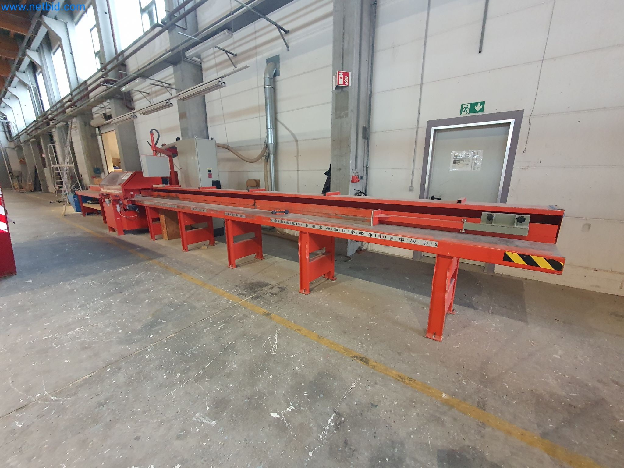 Maszyny do obróbki drewna i metalu oraz magazyn producenta domów prefabrykowanych-8