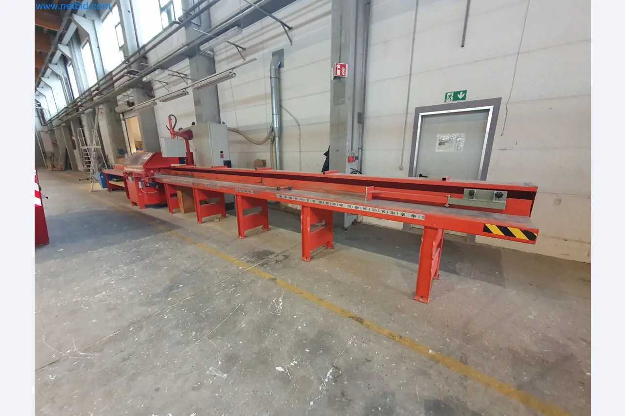 Holzbearbeitende- und metallbearbeitende Maschinen und Warenlager eines Fertighausherstellers -8