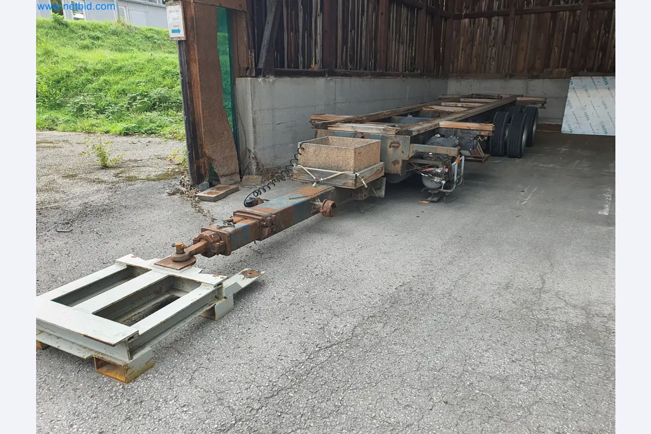 Holzbearbeitende- und metallbearbeitende Maschinen und Warenlager eines Fertighausherstellers -1