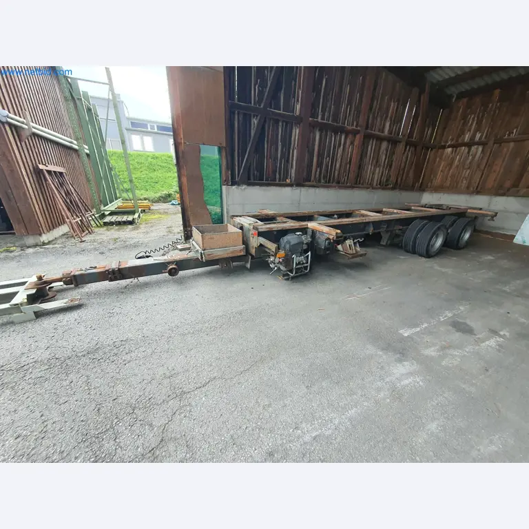 Holzbearbeitende- und metallbearbeitende Maschinen und Warenlager eines Fertighausherstellers -2