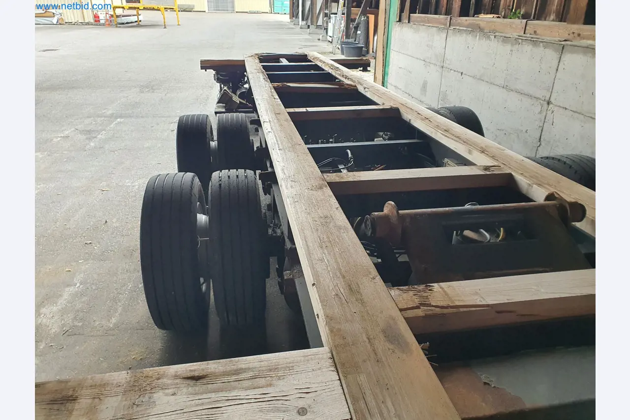 Holzbearbeitende- und metallbearbeitende Maschinen und Warenlager eines Fertighausherstellers -5