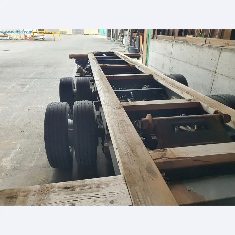 Holzbearbeitende- und metallbearbeitende Maschinen und Warenlager eines Fertighausherstellers -5