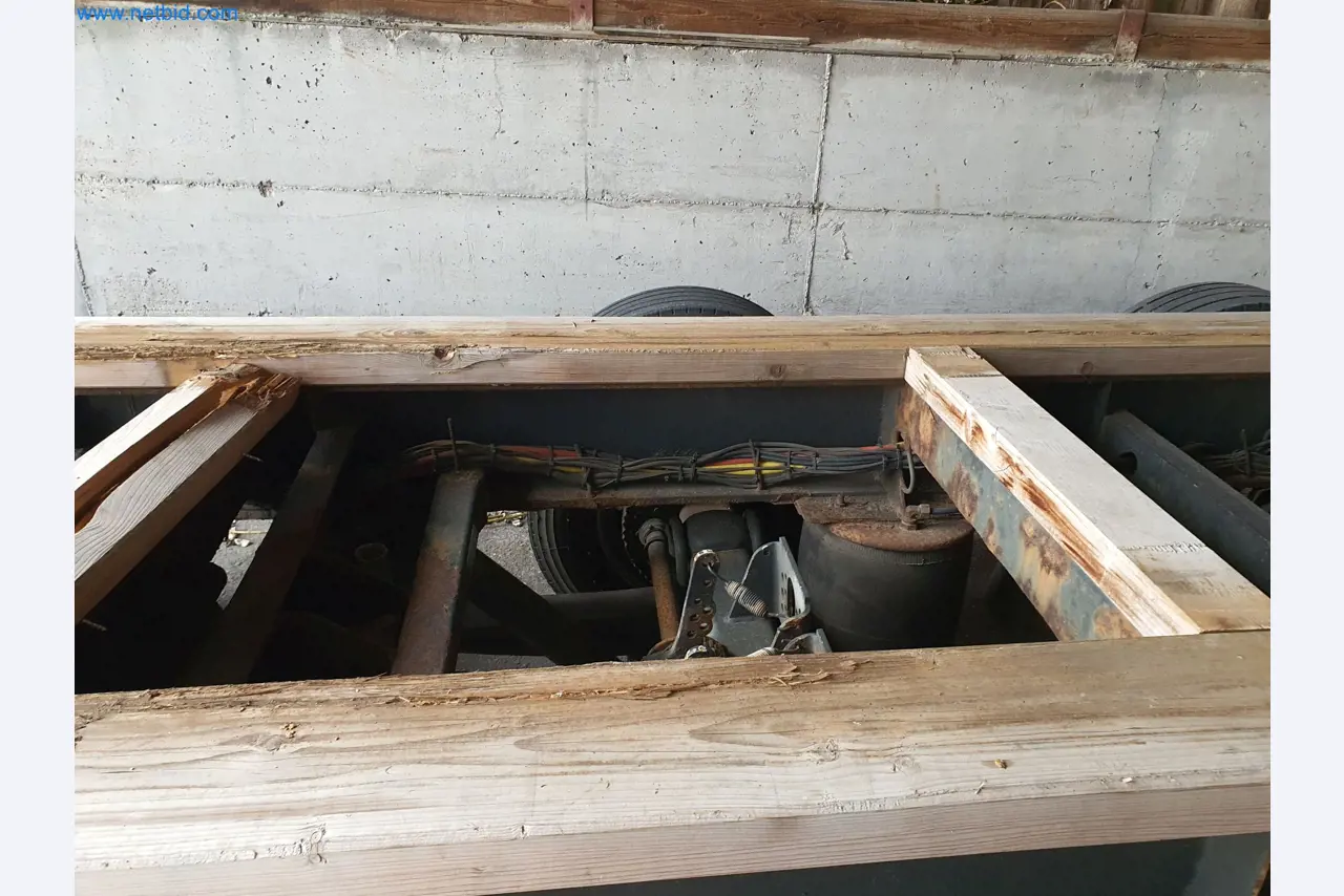 Holzbearbeitende- und metallbearbeitende Maschinen und Warenlager eines Fertighausherstellers -6