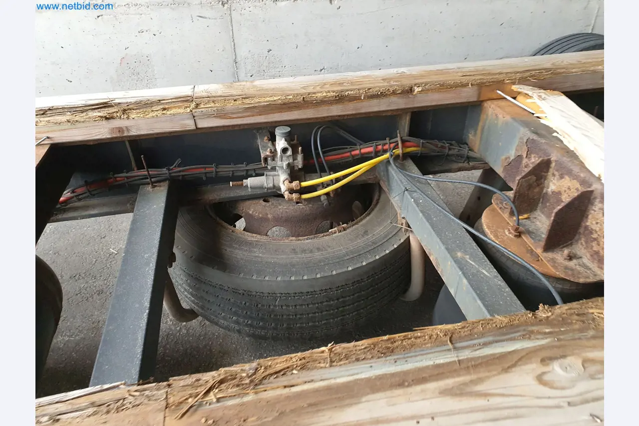 Holzbearbeitende- und metallbearbeitende Maschinen und Warenlager eines Fertighausherstellers -7