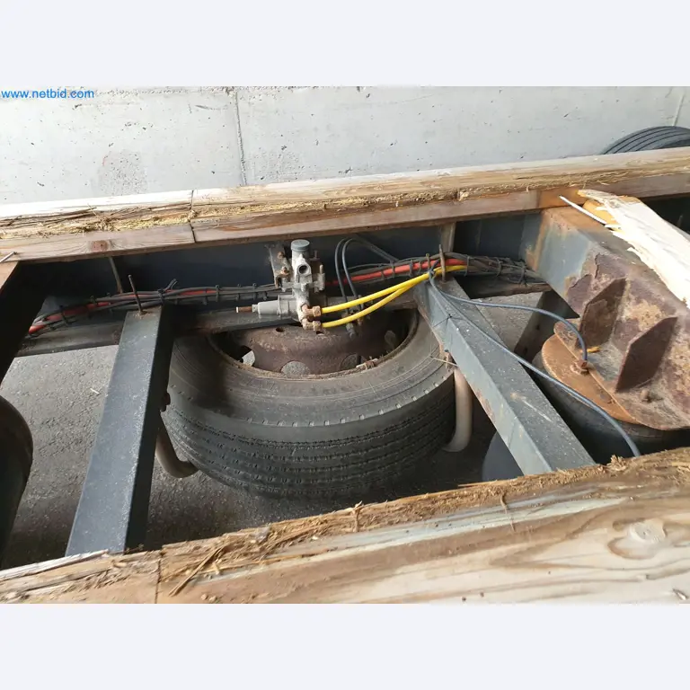 Holzbearbeitende- und metallbearbeitende Maschinen und Warenlager eines Fertighausherstellers -7