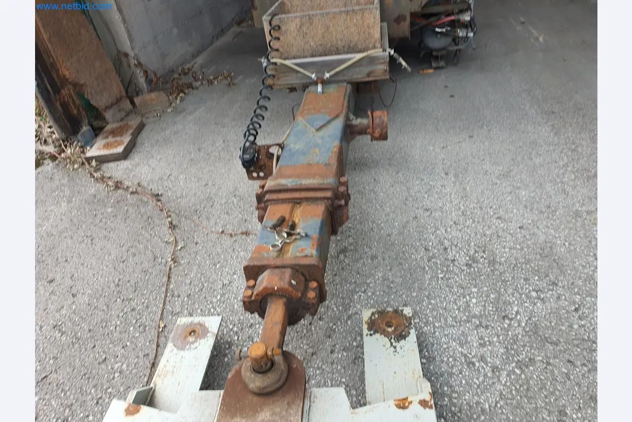 Holzbearbeitende- und metallbearbeitende Maschinen und Warenlager eines Fertighausherstellers -9