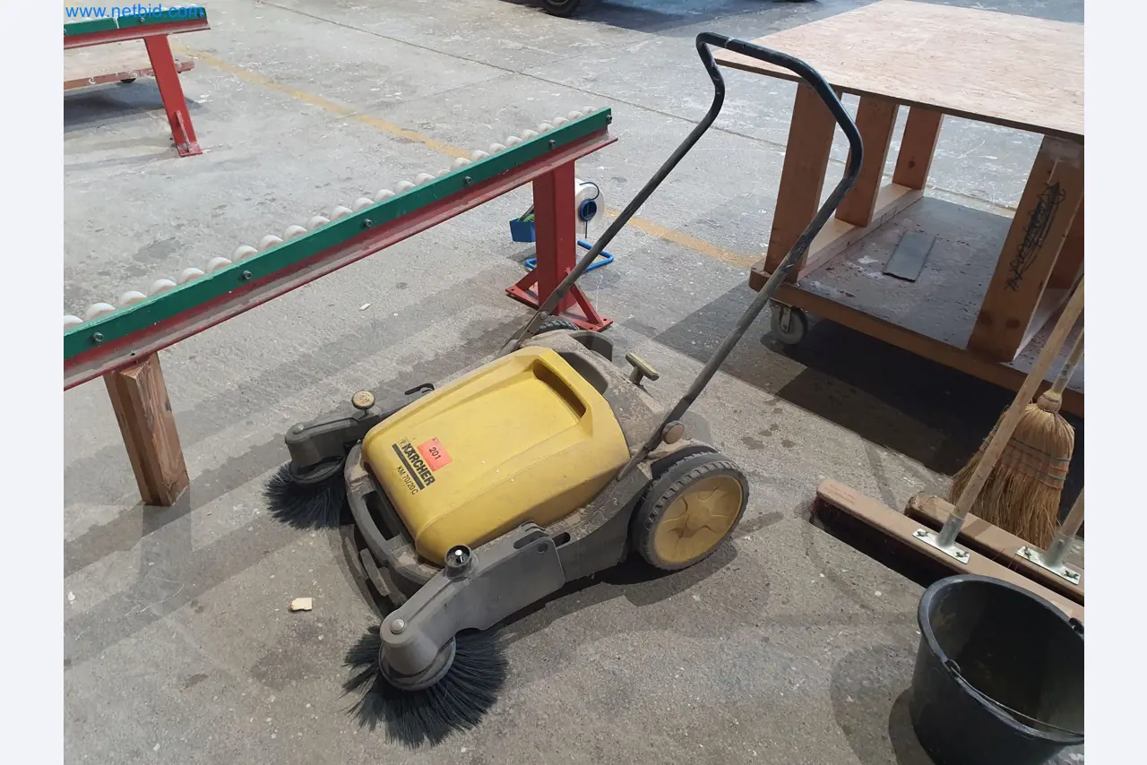 Maszyny do obróbki drewna i metalu oraz magazyn producenta domów prefabrykowanych-1