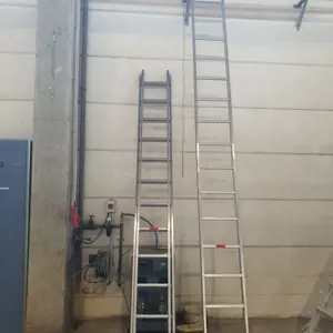 2 Anstellleitern Hymer