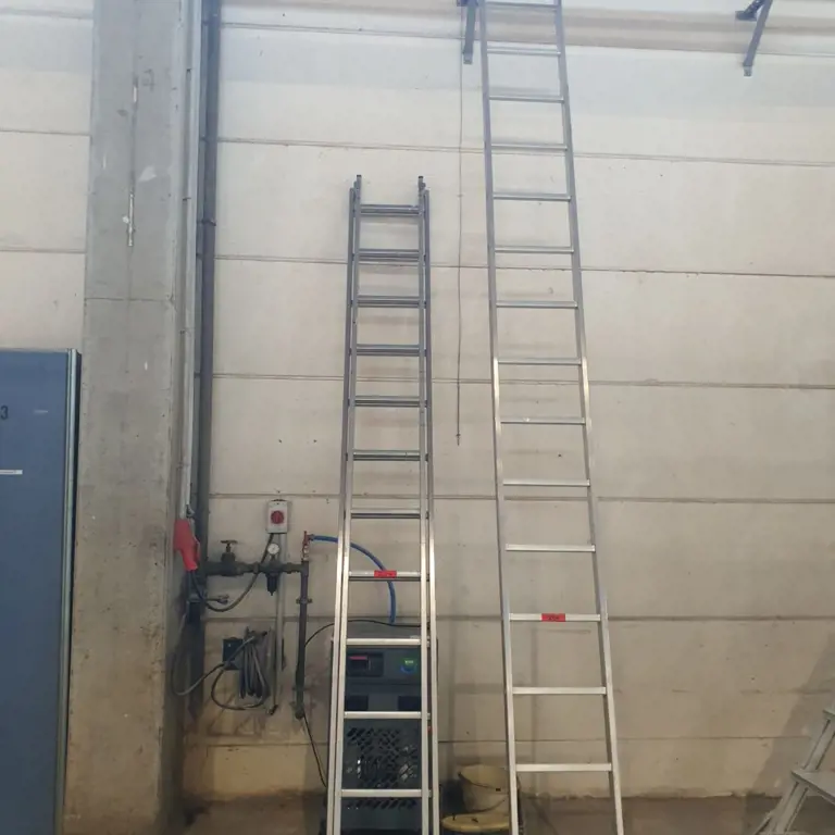 2 Anstellleitern Hymer