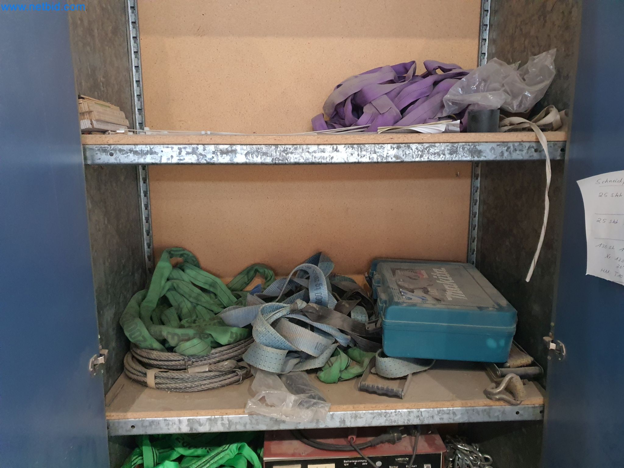 Máquinas para trabajar la madera y el metal y almacén de un fabricante de casas prefabricadas-2