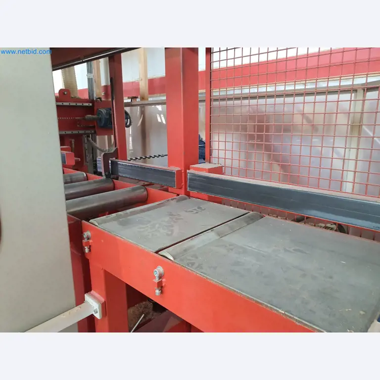 Holzbearbeitende- und metallbearbeitende Maschinen und Warenlager eines Fertighausherstellers -6