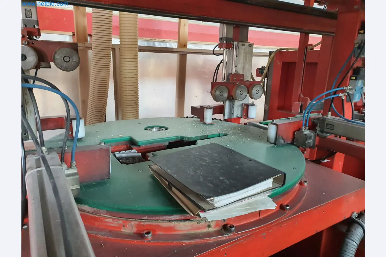 Holzbearbeitende- und metallbearbeitende Maschinen und Warenlager eines Fertighausherstellers -8