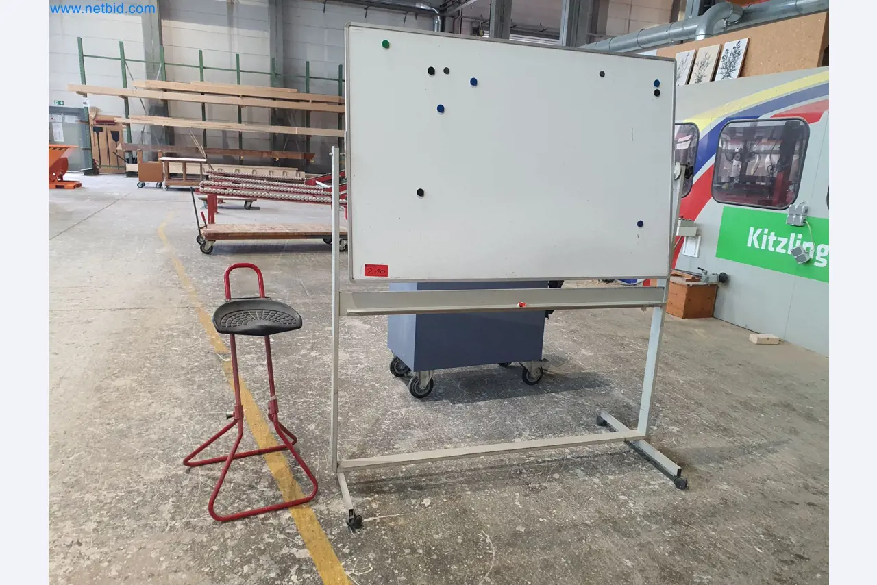 Maszyny do obróbki drewna i metalu oraz magazyn producenta domów prefabrykowanych-1