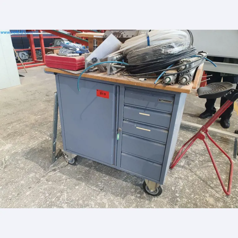 Holzbearbeitende- und metallbearbeitende Maschinen und Warenlager eines Fertighausherstellers -1