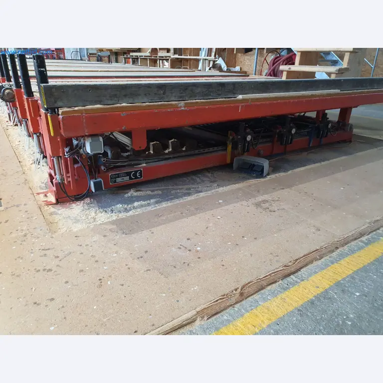 Holzbearbeitende- und metallbearbeitende Maschinen und Warenlager eines Fertighausherstellers -10