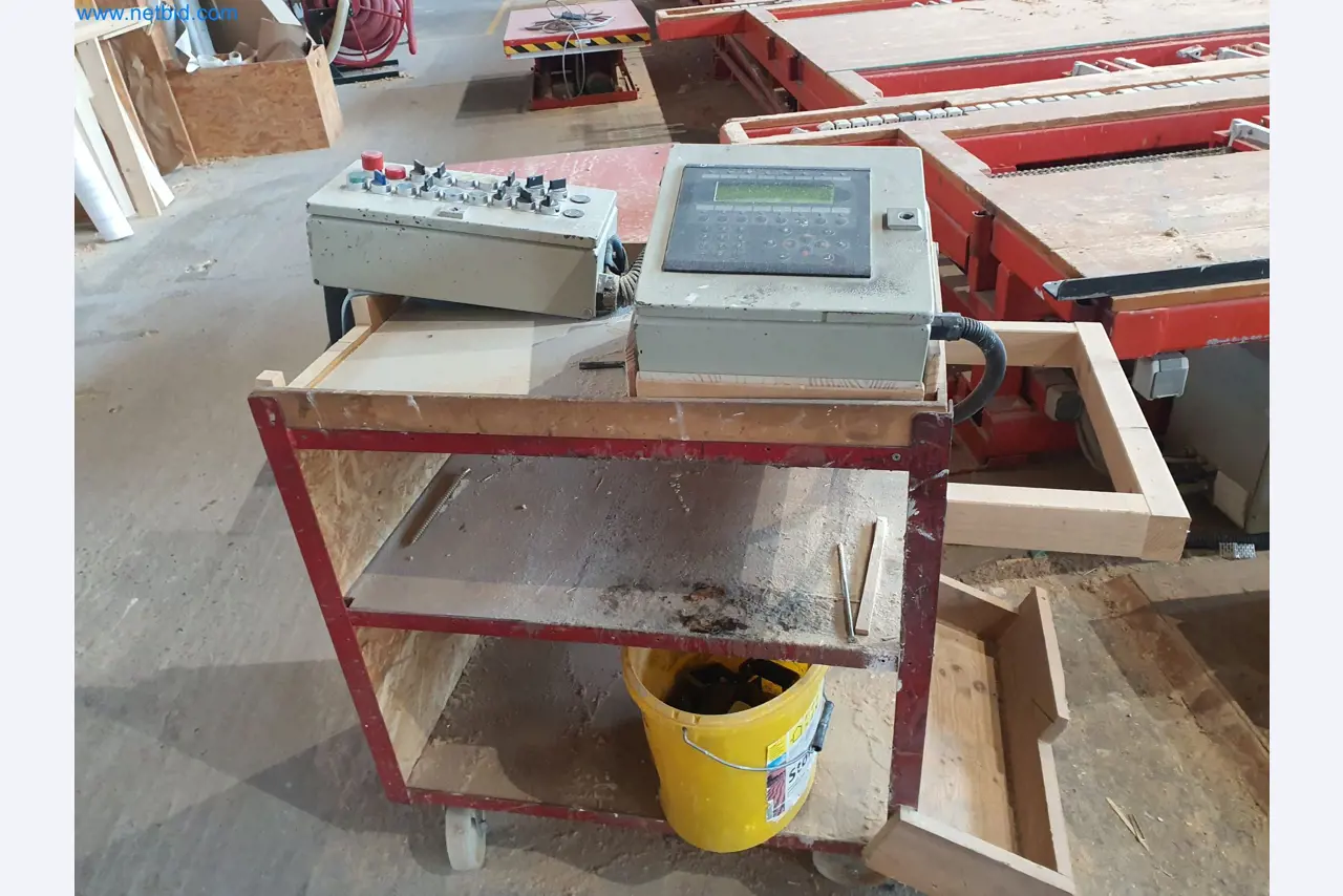 Holzbearbeitende- und metallbearbeitende Maschinen und Warenlager eines Fertighausherstellers -12