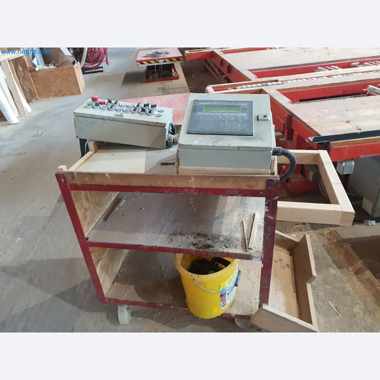 Holzbearbeitende- und metallbearbeitende Maschinen und Warenlager eines Fertighausherstellers -12