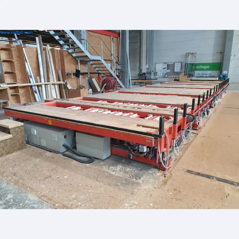 Holzbearbeitende- und metallbearbeitende Maschinen und Warenlager eines Fertighausherstellers -4