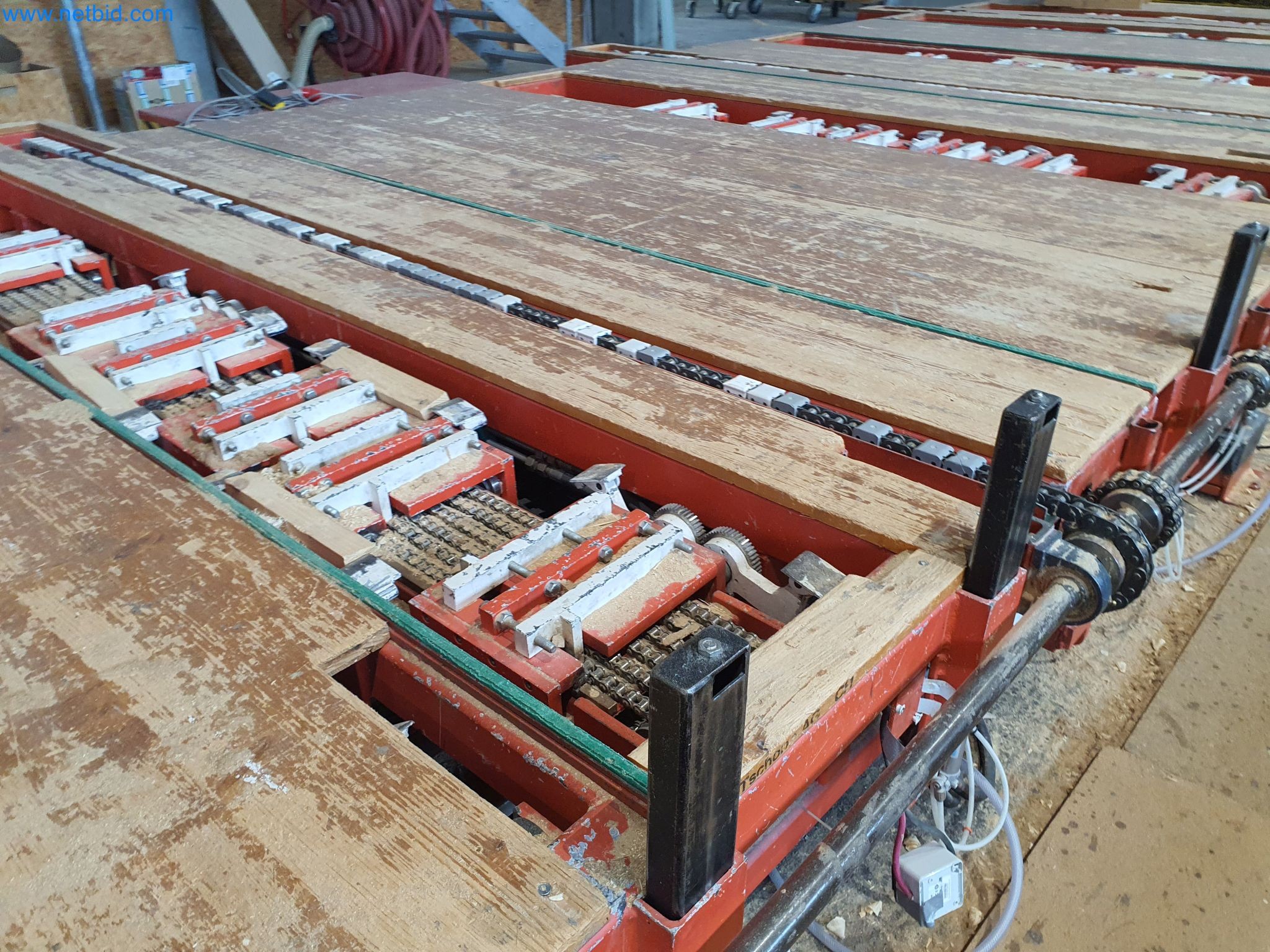 Maszyny do obróbki drewna i metalu oraz magazyn producenta domów prefabrykowanych-5