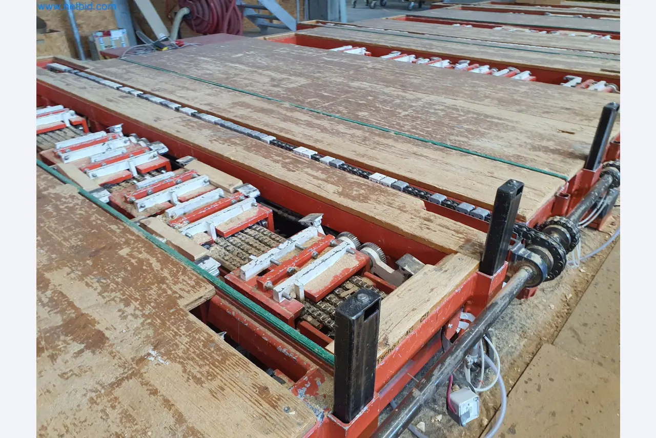 Holzbearbeitende- und metallbearbeitende Maschinen und Warenlager eines Fertighausherstellers -5