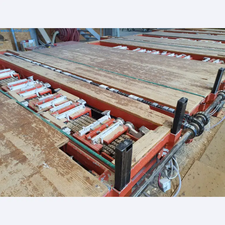 Holzbearbeitende- und metallbearbeitende Maschinen und Warenlager eines Fertighausherstellers -5