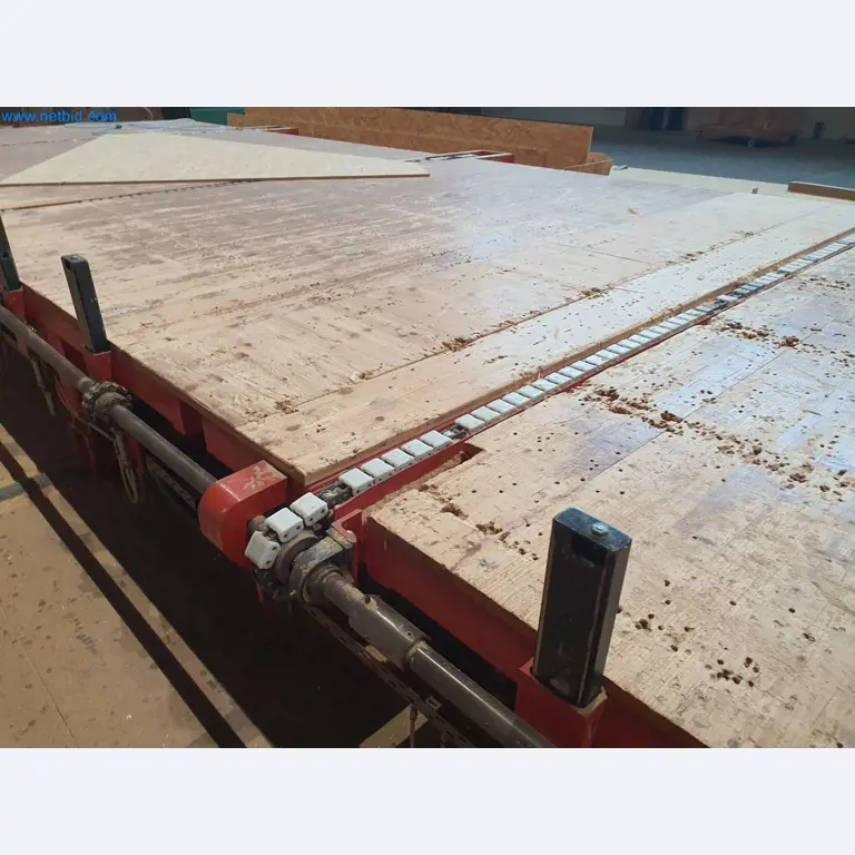 Holzbearbeitende- und metallbearbeitende Maschinen und Warenlager eines Fertighausherstellers -6