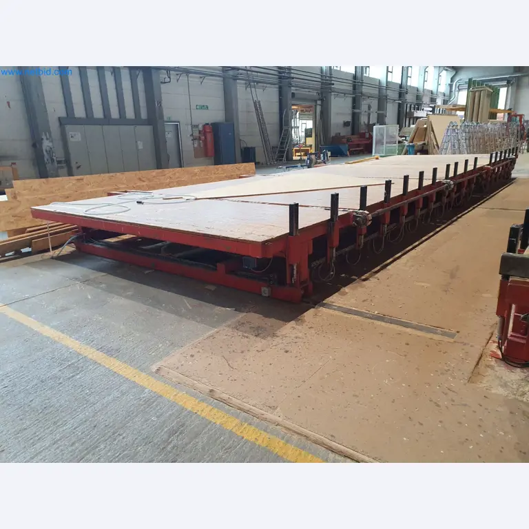 Holzbearbeitende- und metallbearbeitende Maschinen und Warenlager eines Fertighausherstellers -7