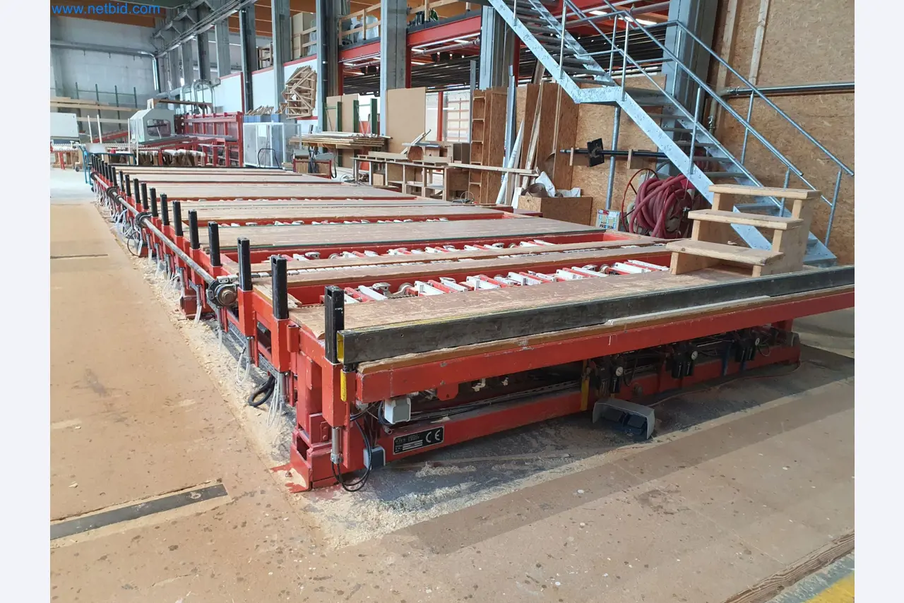 Holzbearbeitende- und metallbearbeitende Maschinen und Warenlager eines Fertighausherstellers -8