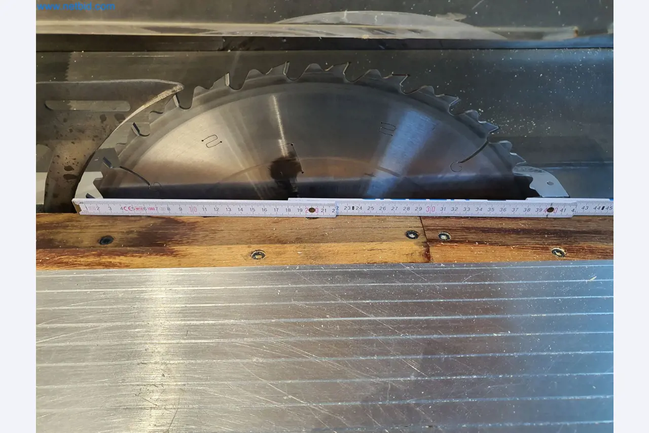 Holzbearbeitende- und metallbearbeitende Maschinen und Warenlager eines Fertighausherstellers -8