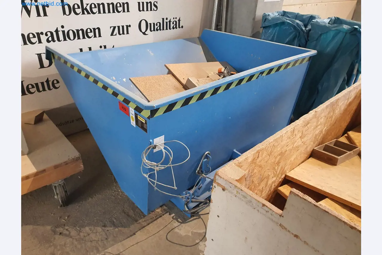 Holzbearbeitende- und metallbearbeitende Maschinen und Warenlager eines Fertighausherstellers -1