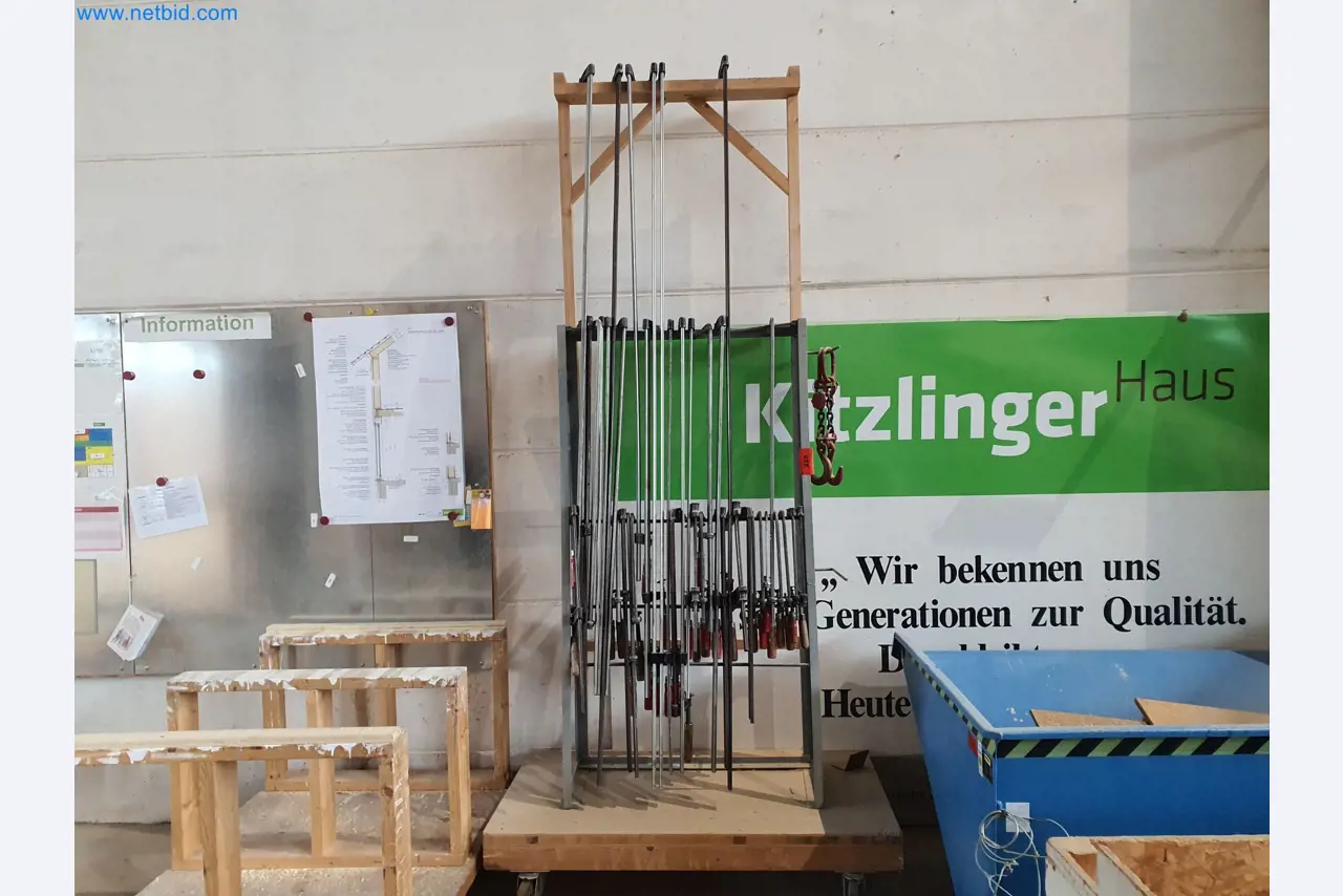 Maszyny do obróbki drewna i metalu oraz magazyn producenta domów prefabrykowanych-1