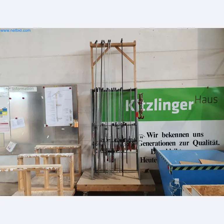 Maszyny do obróbki drewna i metalu oraz magazyn producenta domów prefabrykowanych-1