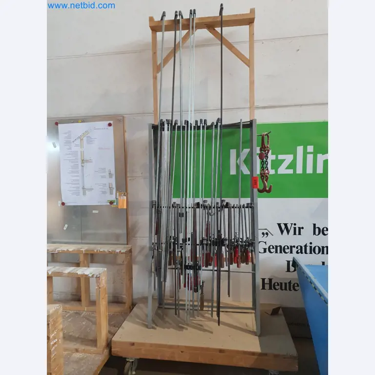 Maszyny do obróbki drewna i metalu oraz magazyn producenta domów prefabrykowanych-3