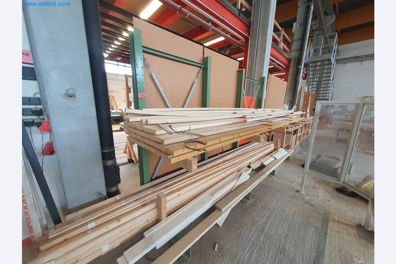 Holzbearbeitende- und metallbearbeitende Maschinen und Warenlager eines Fertighausherstellers -1