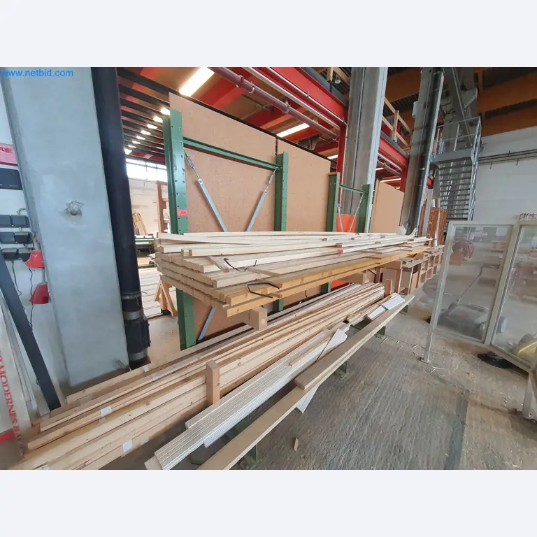 Holzbearbeitende- und metallbearbeitende Maschinen und Warenlager eines Fertighausherstellers -1